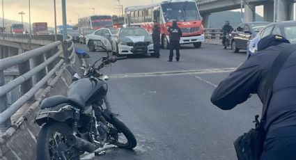 Caos en la calzada Ignacio Zaragoza por motociclista muerto en el puente de la Concordia