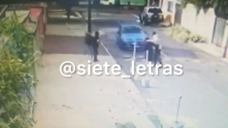 Atropellan a ladrones de Facebook