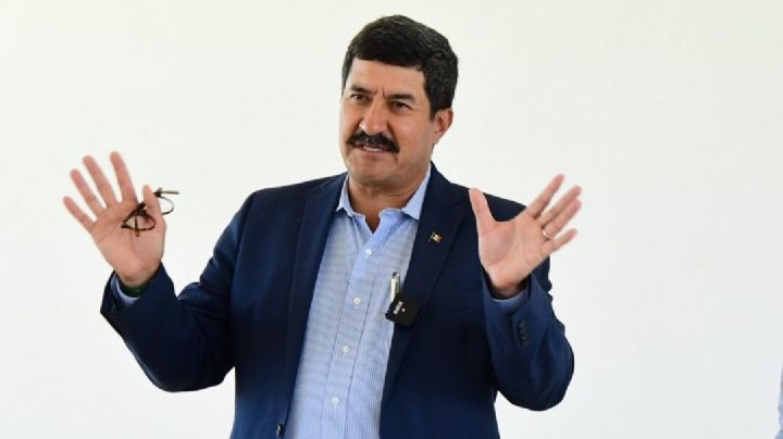 Él es Javier Corral, exgobernador de Chihuahua, que casi es detenido en la CDMX