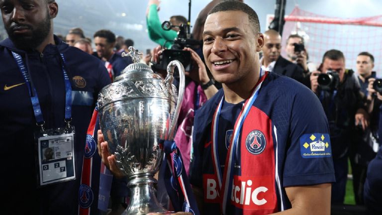 Kylian Mbappé demanda al PSG