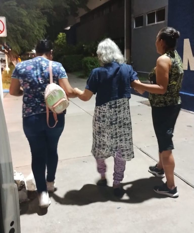 Rescatan a 'abuelita' perdida en Ciudad Obregón, Sonora. Foto: Facebook