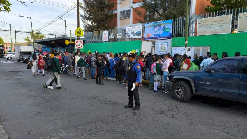 Regreso a clases en CDMX: Autoridades 'blindan' escuelas con 13 mil policías