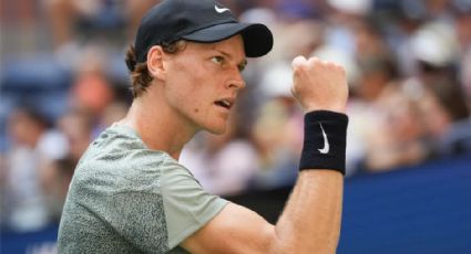 Entre abucheos, Jannik Sinner remonta para avanzar en su debut en el US Open