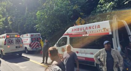 Veracruz: Accidente de autobús deja a 4 muertos y decenas de heridos; cayó de un barranco