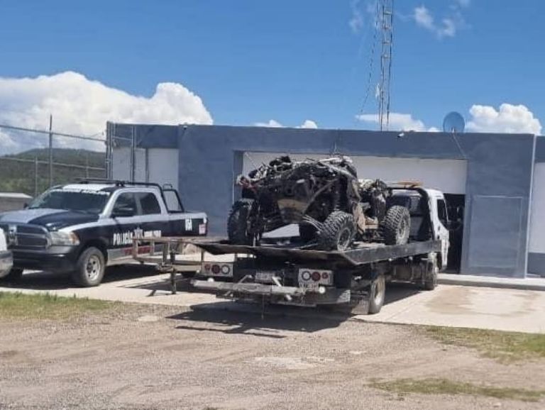 El vehículo en el que viajaban las víctimas del accidente vial