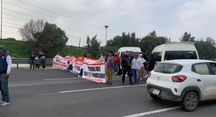 Caos en la autopista México-Pachuca por bloqueo en Ecatepec a la altura de El Vigilante