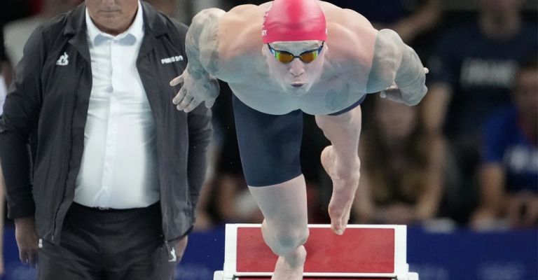 Adam Peaty es uno de los que alzó la voz en París