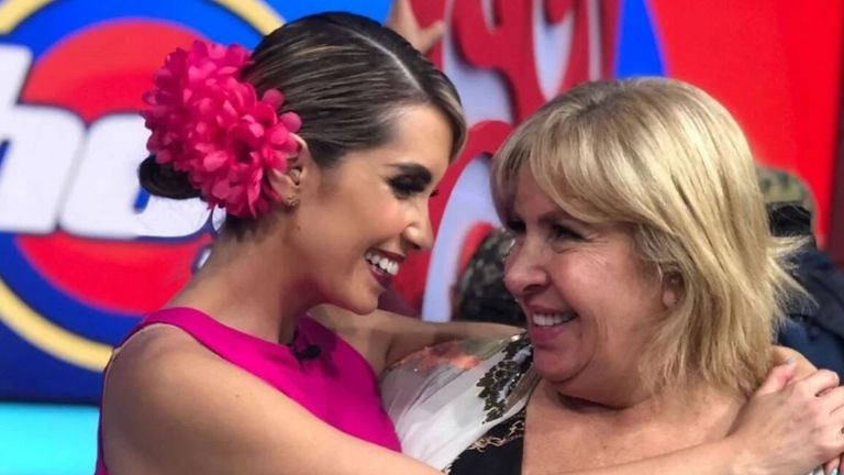 Andrea Escalona sigue llorando la muerte de su madre, Magda Rodríguez
