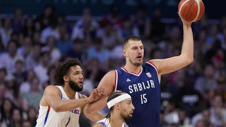 Sin hacer mucho ruido, Jokic tiene a Serbia en la antesala de la pelea por el oro