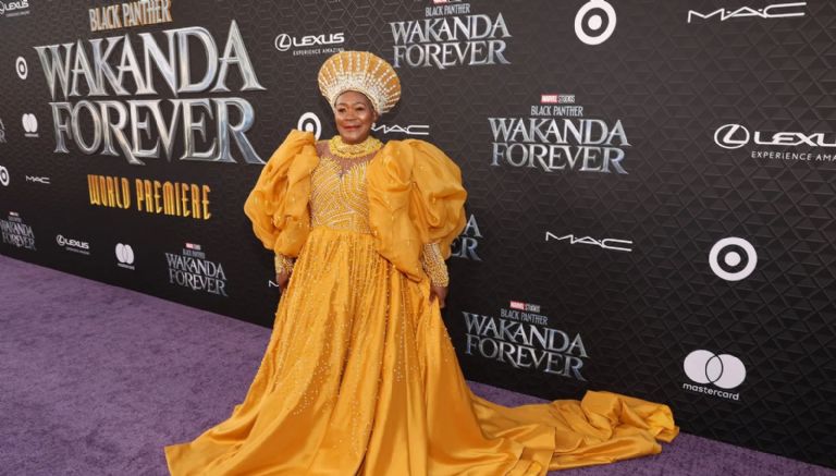 Fallece la actriz de Black Panther Connie Chiume