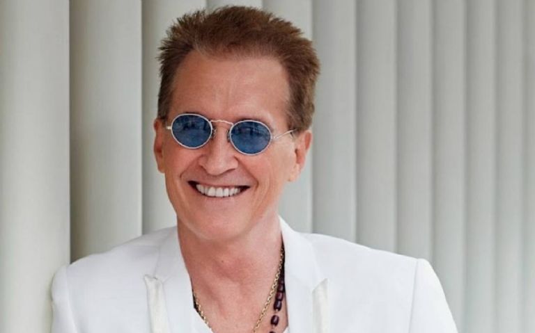 Emmanuel se encarga de cuidar a los hijos de Luis Miguel