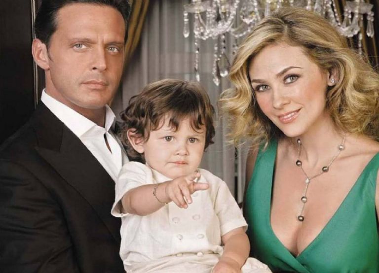 Cantante asume el rol de padre con los hijos de Luis Miguel