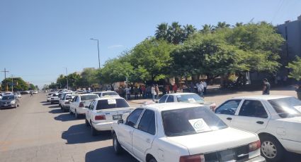 Taxistas ‘quinceros’ se manifiestan en la Delegación del Transporte de Ciudad Obregón