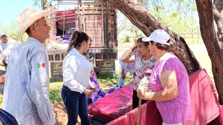 Comunidades damnificadas por las lluvias en Álamos reciben apoyos