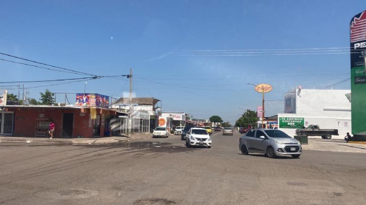 Baches, escombros y drenajes colapsados en colonias del sur de Ciudad Obregón