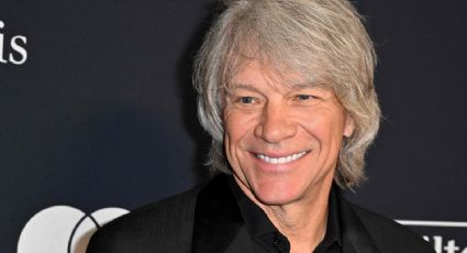 FOTO: Bon Jovi evita que una mujer salte de un puente; la convence de seguir con vida