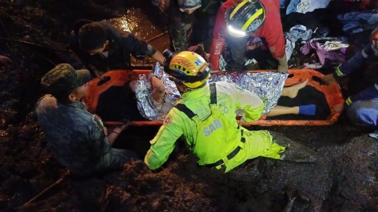 Familia rescatada en Jilotzingo