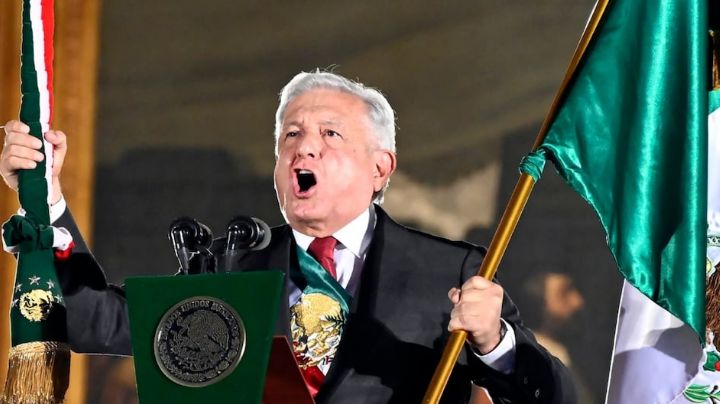 (VIDEO) "¡Viva la Cuarta Transformación!": Así fue el último grito de AMLO en el Zócalo CDMX