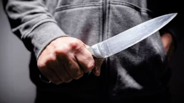 Menor apuñala a su profesor en secundaria de Medellín; lo acusa de intentar abusar de él