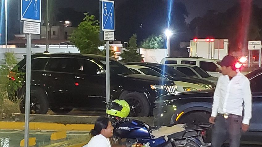 Automovilistas y vendedores no respetan los estacionamientos inclusivos en Navojoa