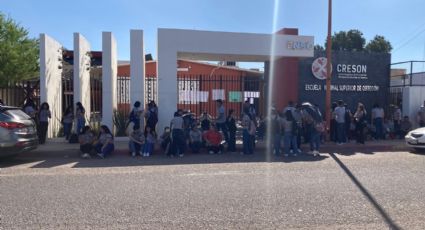 Alumnos de la Normal Superior de Ciudad Obregón se manifiestan y piden destituir a maestra