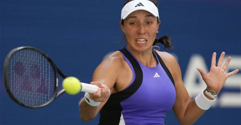 Pegula espera acabar con el maleficio