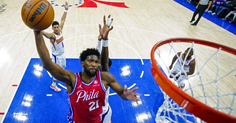 El pívot es uno de los más dominantes en su posición