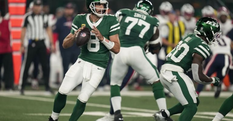 El quarterback mostró movilidad en la bolsa