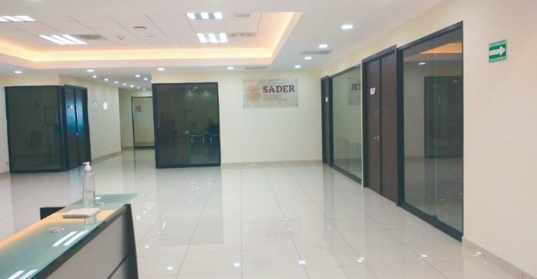 Las oficinas siguen luciendo vacías 