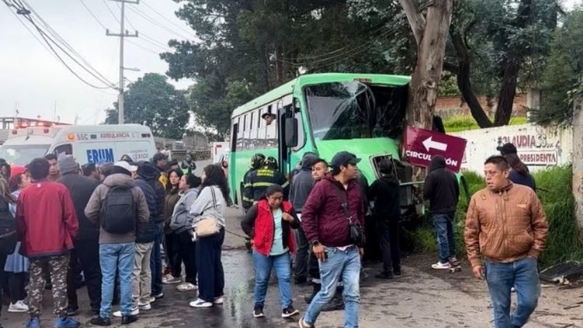 Fuerte accidente en Milpa Alta deja varios lesionados; autobús se estrella contra árbol