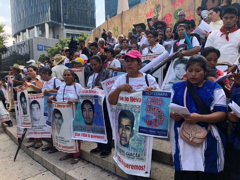 Estaciones cerradas por marchas de Ayotzinapa
