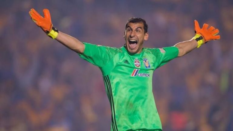 Nahuel Guzmán se burla del América