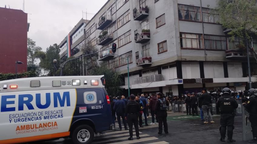 VIDEO: Manifestantes vandalizan y se pelean en el Sindicato Petrolero, en la Guerrero