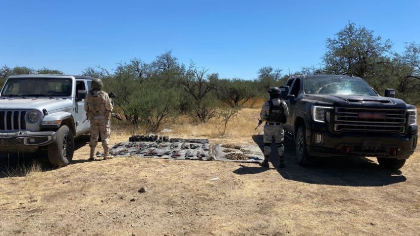 Tras fuego cruzado con sicarios en Sonora, militares aseguran vehículos y armamento