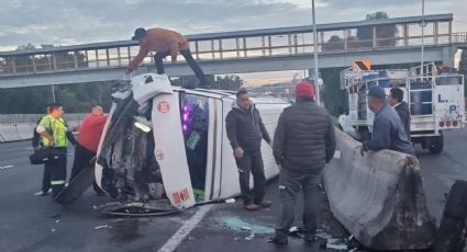 Reportan fuerte accidente en la México-Pachuca; se volcó una unidad de transporte público