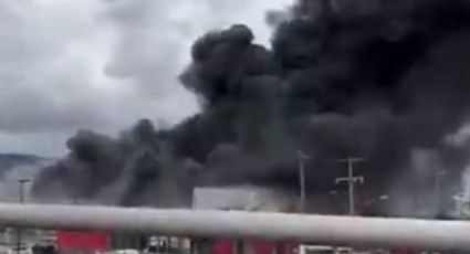 Incendio arrasa supermercado en Zapopan, Jalisco: bomberos luchan por controlar siniestro