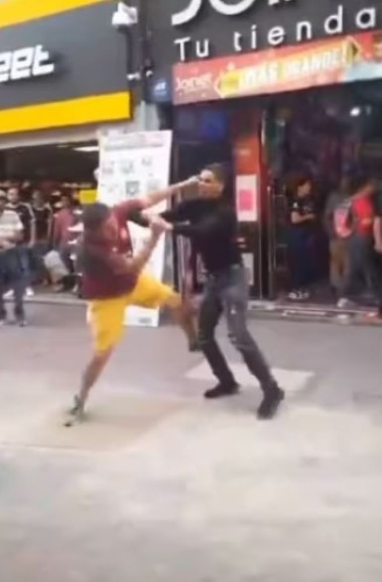 Alex Marín protagoniza pelea en la calle