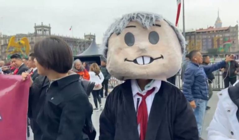 Serenata a AMLO en Palacio Nacional