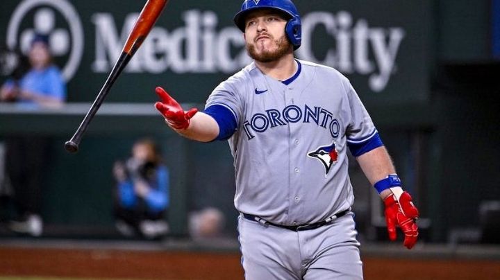 Alejandro Kirk produce con el madero pero los Blue Jays caen contra los Filis