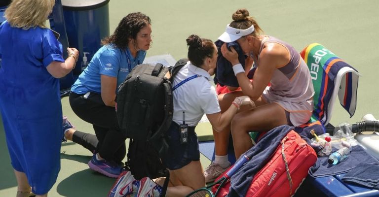 La brasileña sufrió un ataque de ansiedad durante su juego