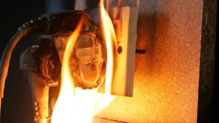 Bomberos salvan a familia de incendio en planta baja de vivienda en Ciudad Obregón