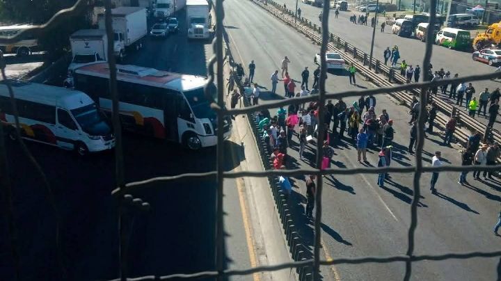 Bloqueo HOY en la México-Querétaro: Transportistas cierran autopista y provocan caos vial