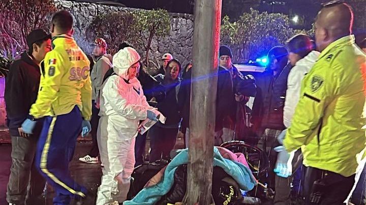 Trágico final: Motociclista muere tras impactarse contra un poste en Coyoacán