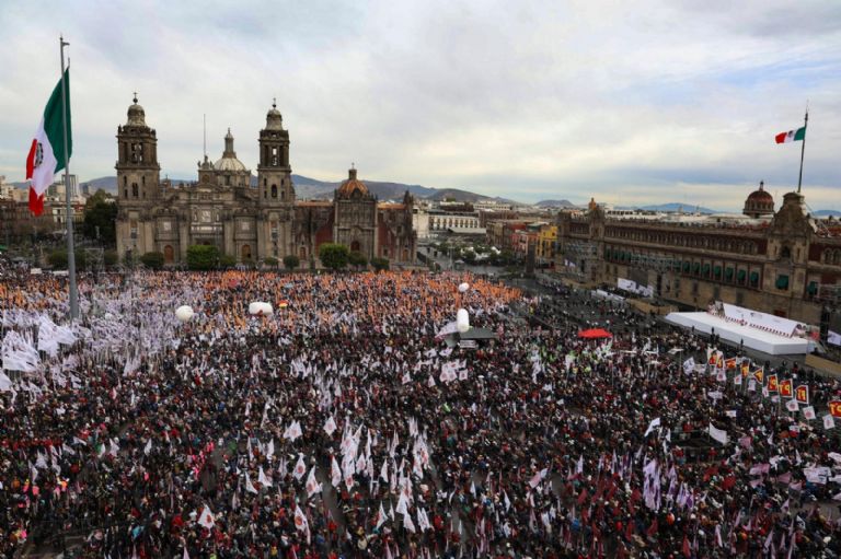 Sheinbaum presentó su Informe de los Primeros 100 días de Gobierno en el Zócalo. Foto: Twitter