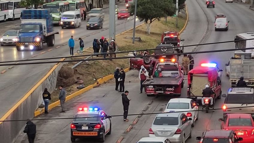 Accidente mortal: Hombre pierde la vida tras brutal volcadura en la López Portillo, Coacalco