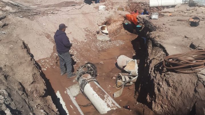 Usuarios de 23 colonias de Guaymas son afectados con falta de agua por trabajos en obra