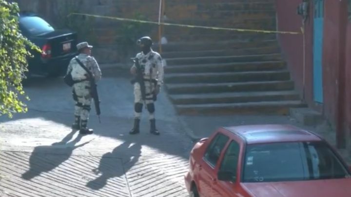 Sicarios abandonan cuerpo encobijado de mujer en Naucalpan; le dieron el tiro de gracia