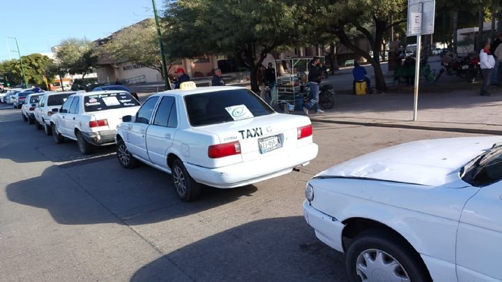 Ciudad Obregón: Taxistas se manifiestan tras operativos donde detuvieron a tres unidades