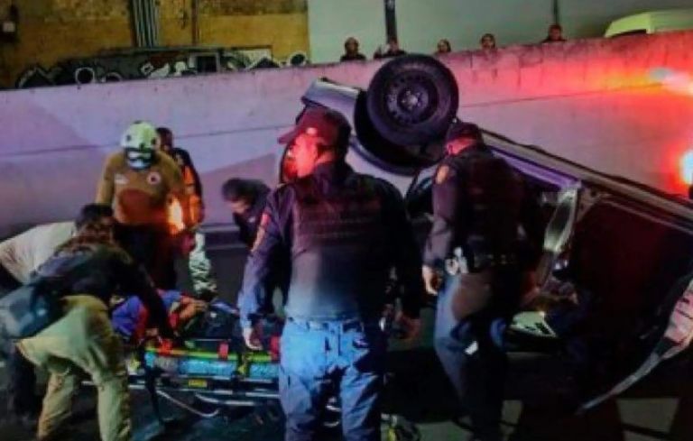 Volcadura en Parque Lira