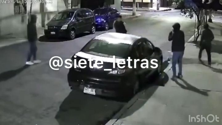 VIDEO: Joven sufre brutal asalto en Azcapotzalco; delincuentes le dieron una golpiza